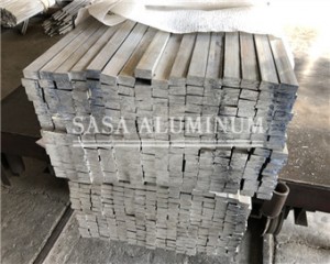 Barre rectangulaire en aluminium