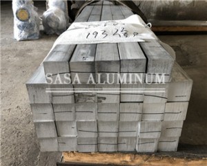 Barre carrée en aluminium