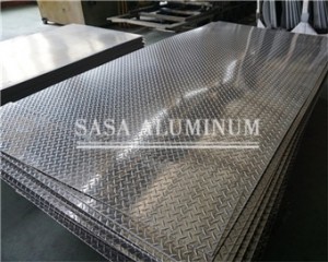 Plaque striée en aluminium